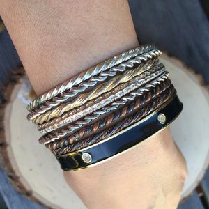 Vintage Bundle 8 pcs Metal Bangles